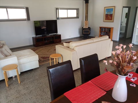 Coast & Country - Accommodation Nelson Bay 2