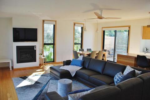 COASTAL BEAUTY ON BRUCE - Accommodation Nelson Bay 3