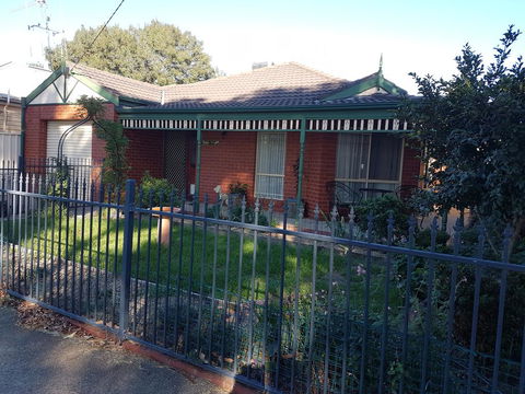 Cobram Cottage - Accommodation Nelson Bay 0
