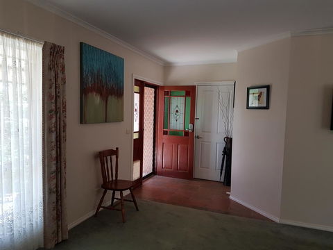 Cobram Cottage - Accommodation Nelson Bay 2