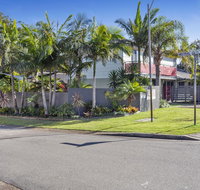 COCONUTS - Accommodation Nelson Bay