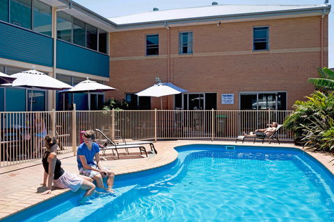 Coffs Harbour YHA - Accommodation Nelson Bay 3