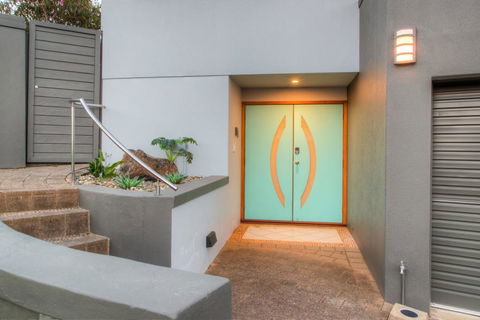 Coffs Jetty Beach House - Accommodation Nelson Bay 3