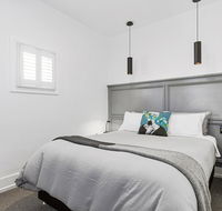 Colonial Hampdens - Accommodation Nelson Bay