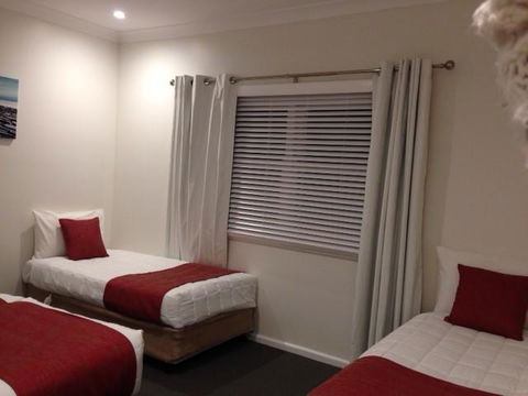 Colonial Lodge Motor Inn - Accommodation Nelson Bay 2
