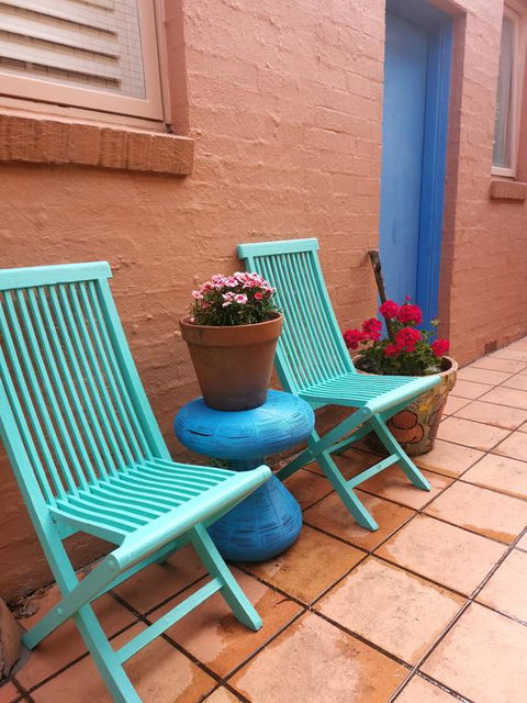 Colourful Creative Artist House Glen Waverley - Accommodation Nelson Bay 3