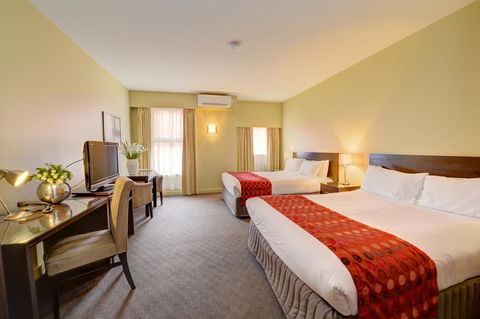 Comfort Inn & Suites City Views - Accommodation Nelson Bay 1