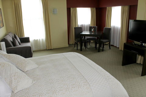 Comfort Inn & Suites City Views - Accommodation Nelson Bay 2