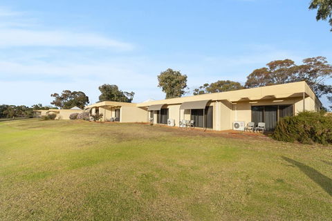 Comfort Inn & Suites Riverland - Accommodation Nelson Bay 3
