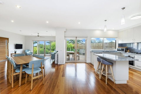 Connolly House - Accommodation Nelson Bay 0