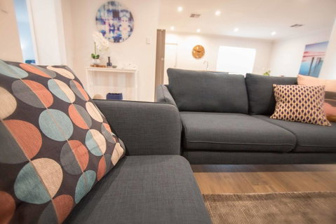 Contemporary Esprit With River Reserve Access - Nelsons Bay Accommodation 0