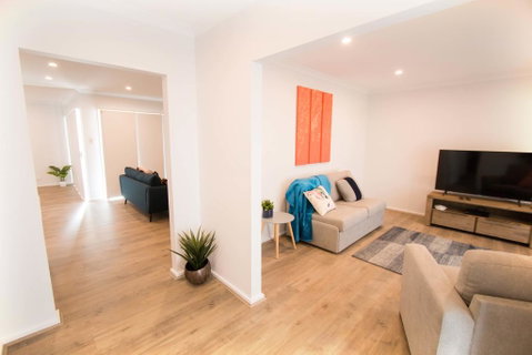 Contemporary Esprit With River Reserve Access - Nelsons Bay Accommodation 1