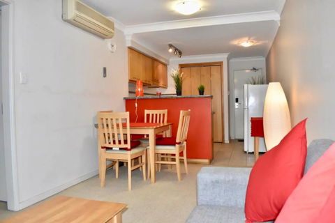 Convenient City Apartment With Pool Gym And Tennis Court - Accommodation Nelson Bay 1