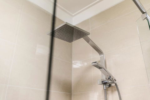 Cool Quiet Modern Secure Walking Distance To Perth And Landmarks - Nelsons Bay Accommodation 2