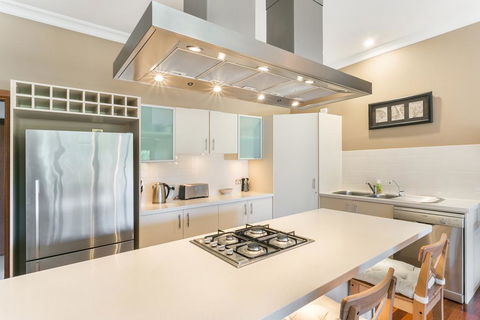 Coolabah - Accommodation Nelson Bay 1
