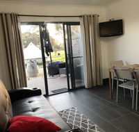 Coonawarra Cabins Unit B - Accommodation Nelson Bay