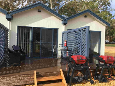 Coonawarra Cabins Unit B - Nelsons Bay Accommodation 1