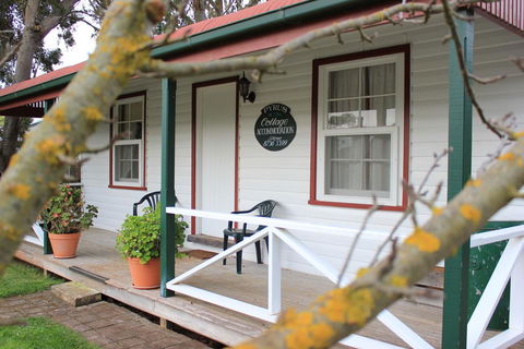 Coonawarra's Pyrus Cottage - Nelsons Bay Accommodation 0