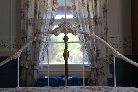 Coonawarra's Pyrus Cottage - Nelsons Bay Accommodation 2