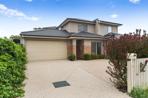 Cootamundra - Accommodation Nelson Bay 2