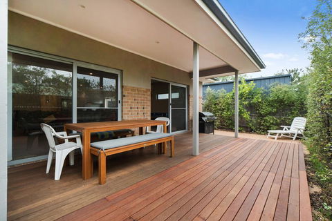Cootamundra - Accommodation Nelson Bay 1