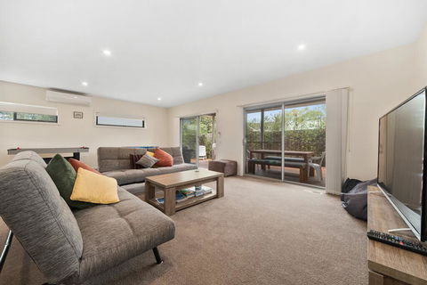 Cootamundra - Accommodation Nelson Bay 0