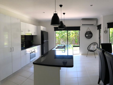 Cooya Beach - Ultimate Tropical Getaway - Accommodation Nelson Bay 3
