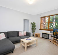 Cosy 2BR plus Parking in Nth Sydney - Accommodation Nelson Bay