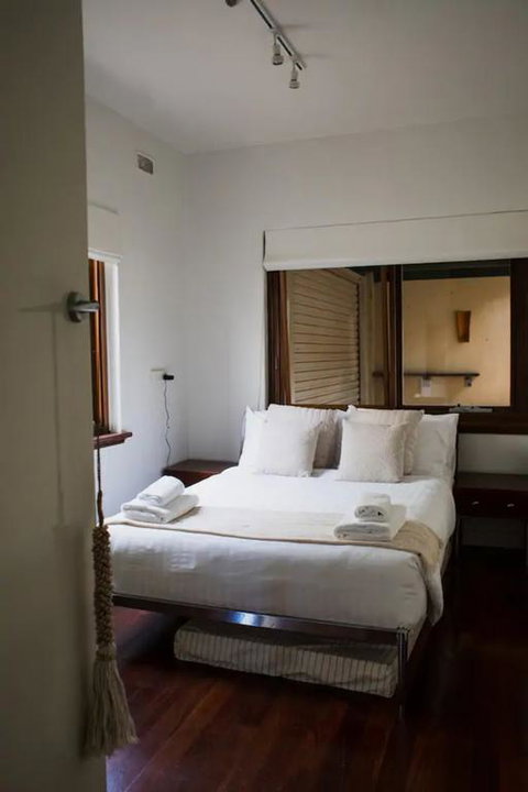 Cottesloe Beach Villa With Large Courtyard Sleeps 4 - Accommodation Nelson Bay 3