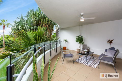COTTON BEACH 85 - PRIVATE Mid Floor APARTMENT - Accommodation Nelson Bay 2