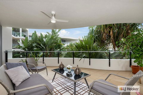 COTTON BEACH 85 - PRIVATE Mid Floor APARTMENT - Accommodation Nelson Bay 1