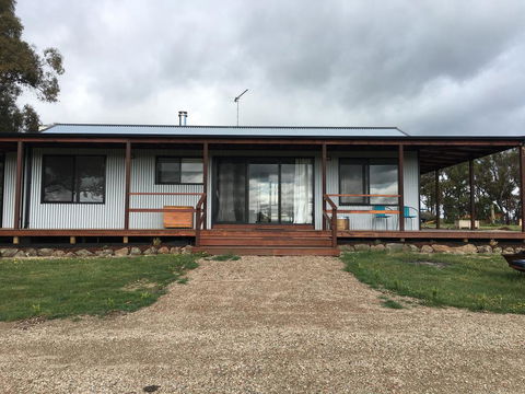 Country Cabin With Mountain Views Close To Ballarat - Accommodation Nelson Bay 1