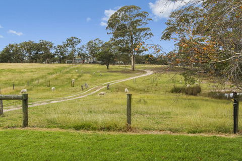Country House Retreat - Accommodation Nelson Bay 1