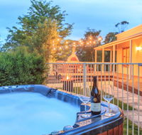Country House Retreat - Accommodation Nelson Bay