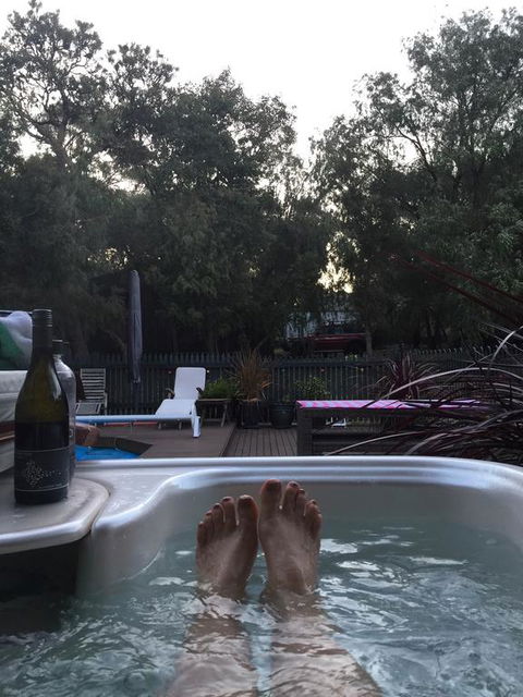 Country Retreat On 1 Acre With Pool, Hot Tub Surrounded By Trees - Nelsons Bay Accommodation 2