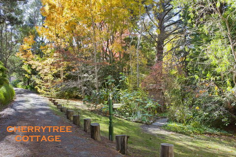 Crafers Cottages - Accommodation Nelson Bay 1