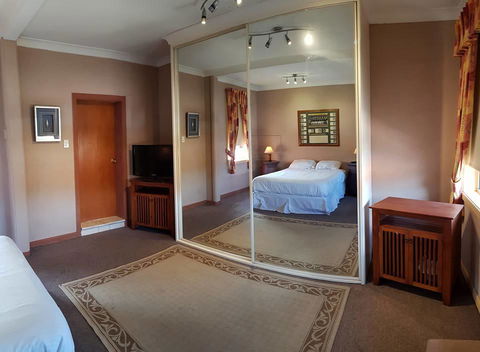 Cringila Hotel - Accommodation Nelson Bay 2