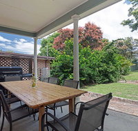 Cuddles Cottage' 4 Christmas Bush Avenue - pet friendly holiday house near Dutchies - Accommodation Nelson Bay