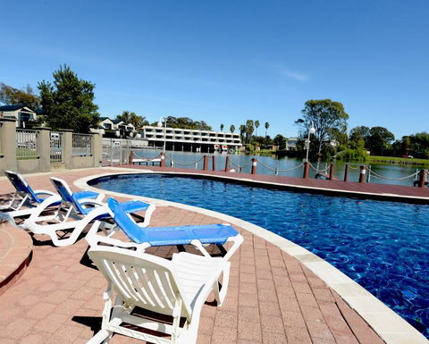 Cypress Drive Apartment - Nelsons Bay Accommodation 3