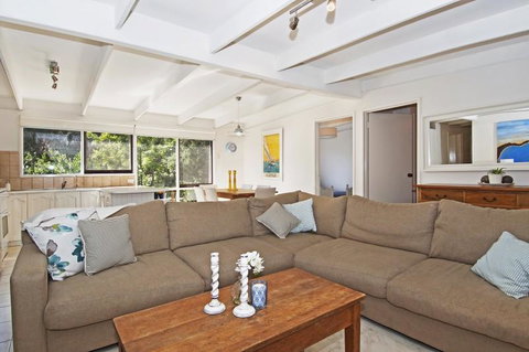 De Angelis Beach House - Accommodation Nelson Bay 1