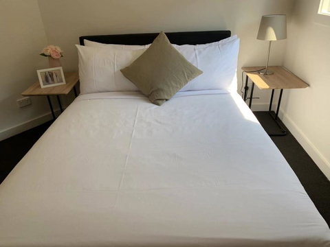 Delicate And Peaceful Bundoora Townhouse 12 - Accommodation Nelson Bay 2