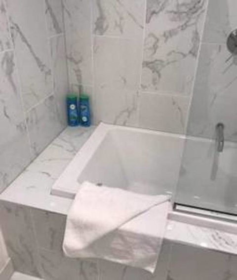 Delicate And Peaceful Bundoora Townhouse 7 - Accommodation Nelson Bay 3