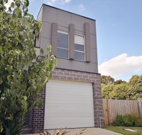 Delicate and Peaceful Bundoora Townhouse 7-R4 - Accommodation Nelson Bay
