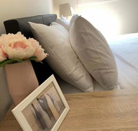 Delightful Bedroom in Bentleigh East - Accommodation Nelson Bay