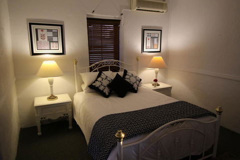 Dempster Cottage - Nelsons Bay Accommodation 2