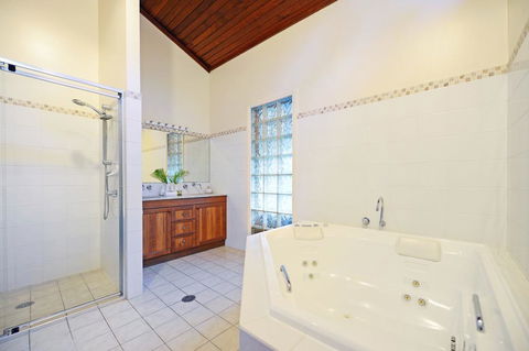 Diggers Beach Surf House - Accommodation Nelson Bay 2