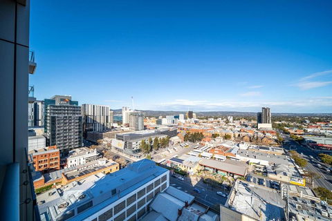 Divinity On Morphett - In The Heart Of The CBD - Free Wifi - Nespresso - Nelsons Bay Accommodation 1