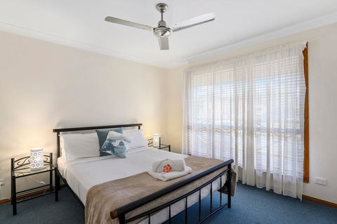 Dolphin Sands Holiday Cabins - Accommodation Nelson Bay 0