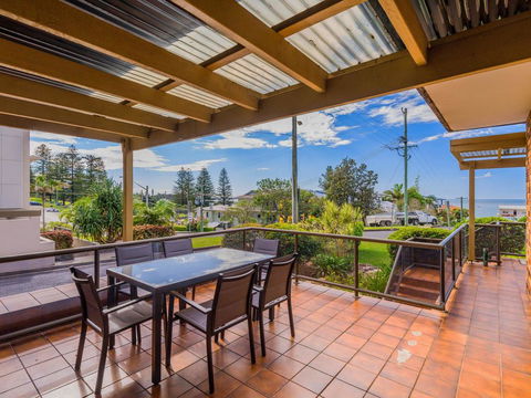 Doncaster - Yamba Main Beach And Sea Pool - Accommodation Nelson Bay 2