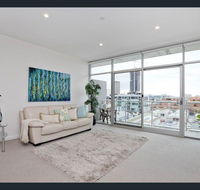 Down Town on Pirie - Heart of East End - Wifi - Netflix - Nelsons Bay Accommodation